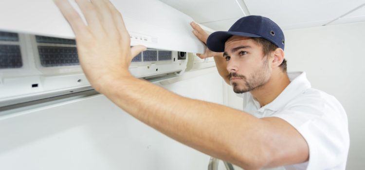 Two common signs of refrigerant leaks with your HVAC