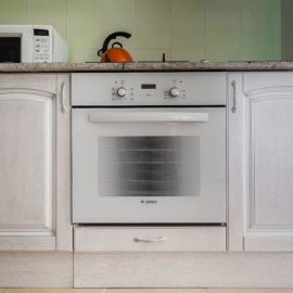Green Tips for Cleaning and Deodorizing a Dirty Oven to Avoid Break Down