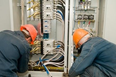 Difference Between Electrician and Electrical Contractors